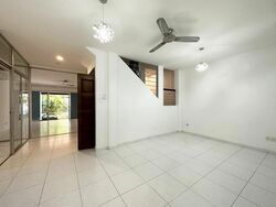 Sixth Avenue (D10), Terrace #524114361